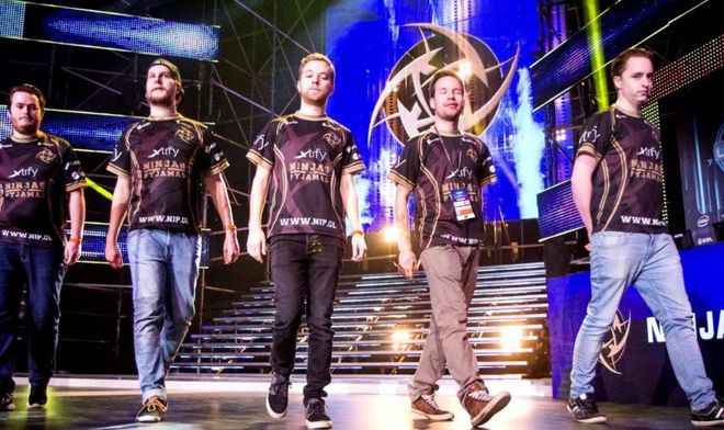 射门偏离了 射门偏离了