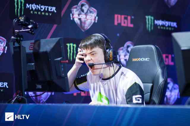 而阿森纳球 而阿森纳球