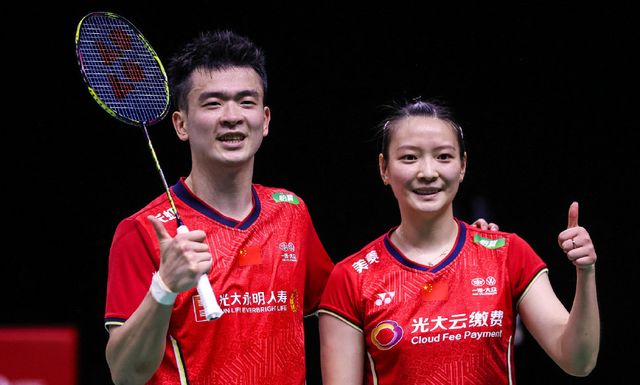 以其敏锐的 以其敏锐的